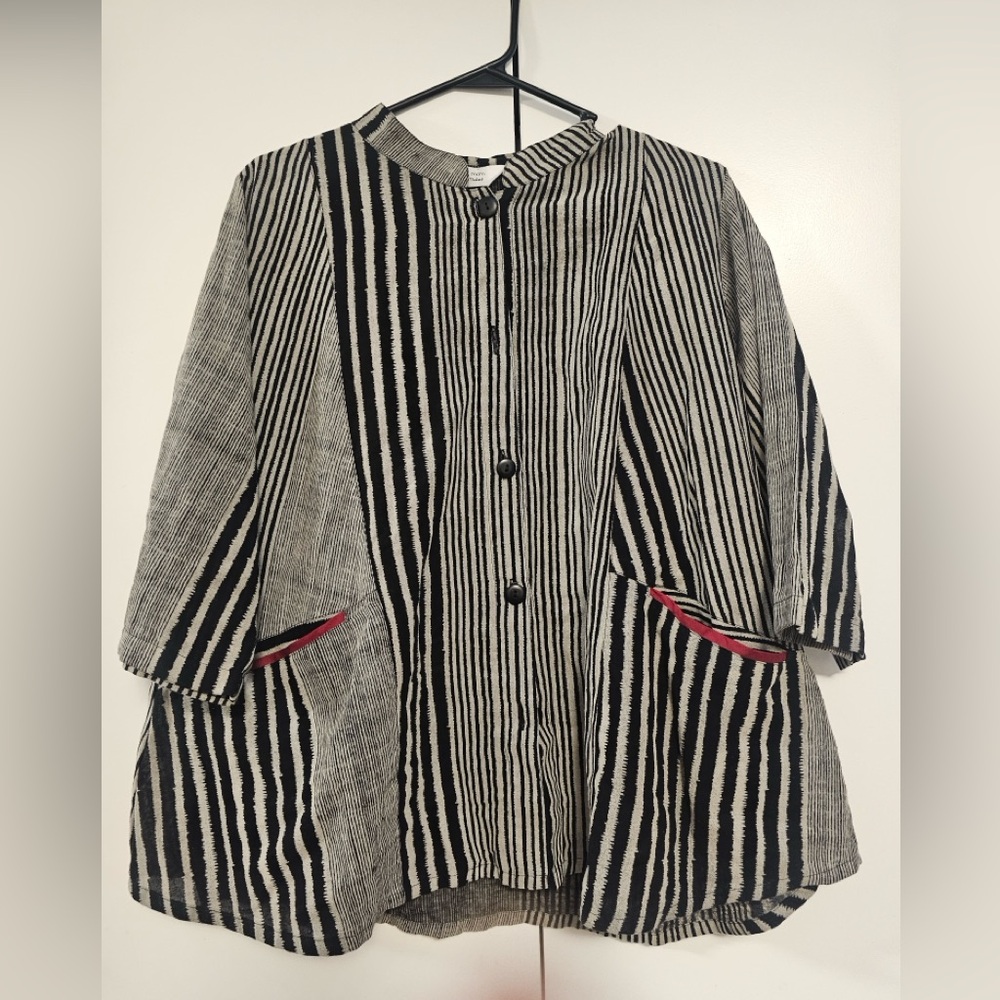 Mao Mam Elegant Black and White Striped Women's Blouse